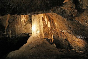 Σπήλαια Πούνκβα & Άβυσσος Ματσόχα