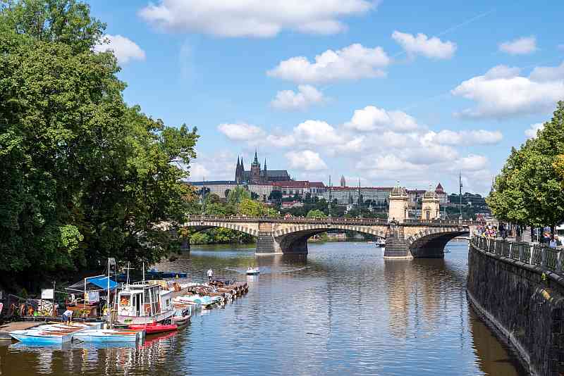 Μια μέρα στην Πράγα - άποψη του Κάστρου από το ποτάμι