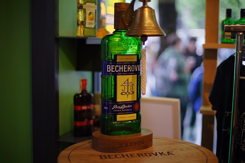 5 μέρες στην Πράγα - Αναμνηστικά, το εθνικό ποτό Becherovka
