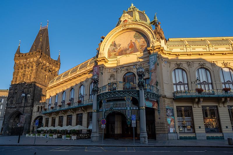 5 μέρες στην Πράγα - Η Πύλη της Πυρίτιδας και το Δημοτικό Μέγαρο