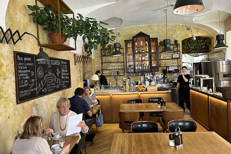 Ελληνικό εστιατόριο στην Πράγα - Laboratorio Dela Pizza