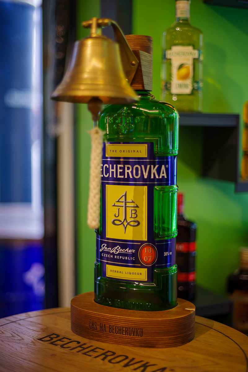 Παραδοσιακά σουβενίρ από την Πράγα - Λικέρ Μπεχέροβκα